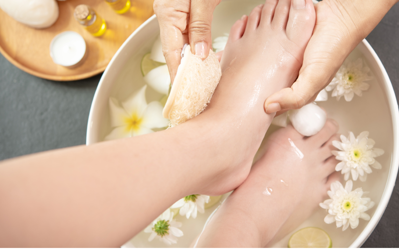 Massage & mani -pedi